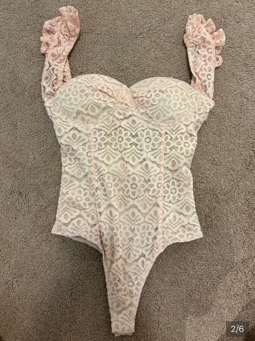 Honey Punch blush pink lace bodysuit size small